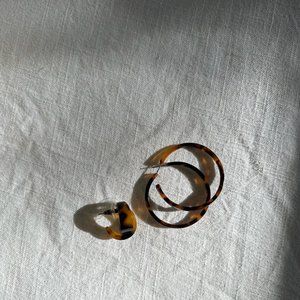 Set of 2 tortoise earrings